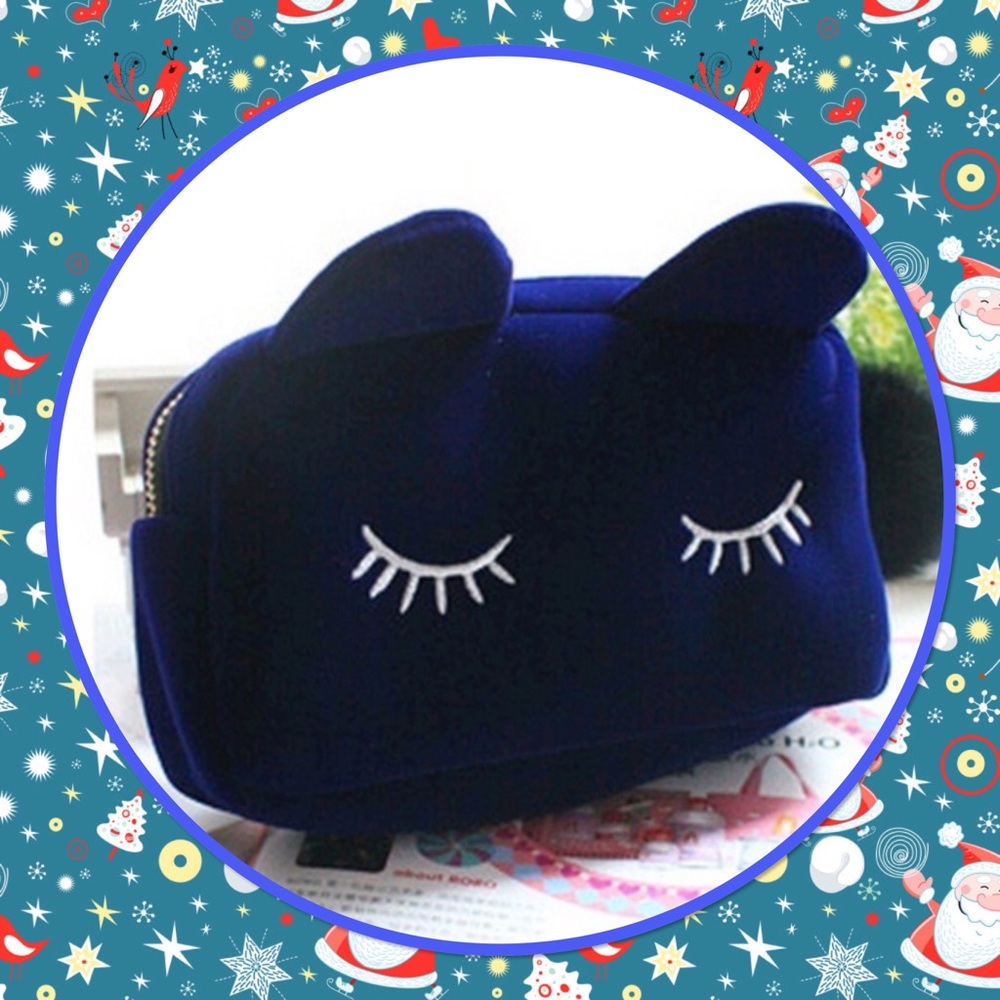 ❄️New❄️2/$10❄️Cartoon Makeup Bag❄️